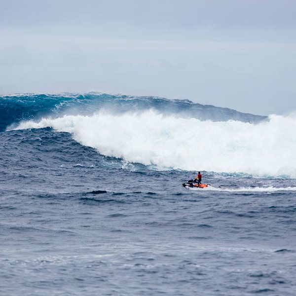 RAFAEL TAPIA & CIA À CONQUISTA DE CORTÉS BANK